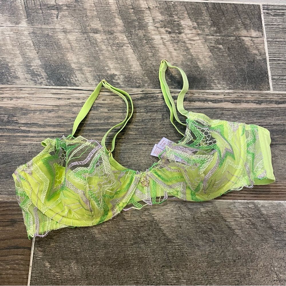 SAVAGE X FENTY Shining Star Half Cup Plunge Bra Embroidered Star Lime Green Bra